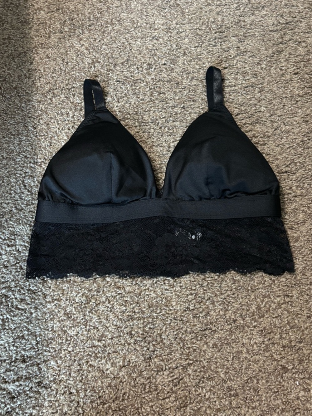 NWOT Satin Cups with Longline Black Lace-Trim Bralette. Size Large. Pretty!